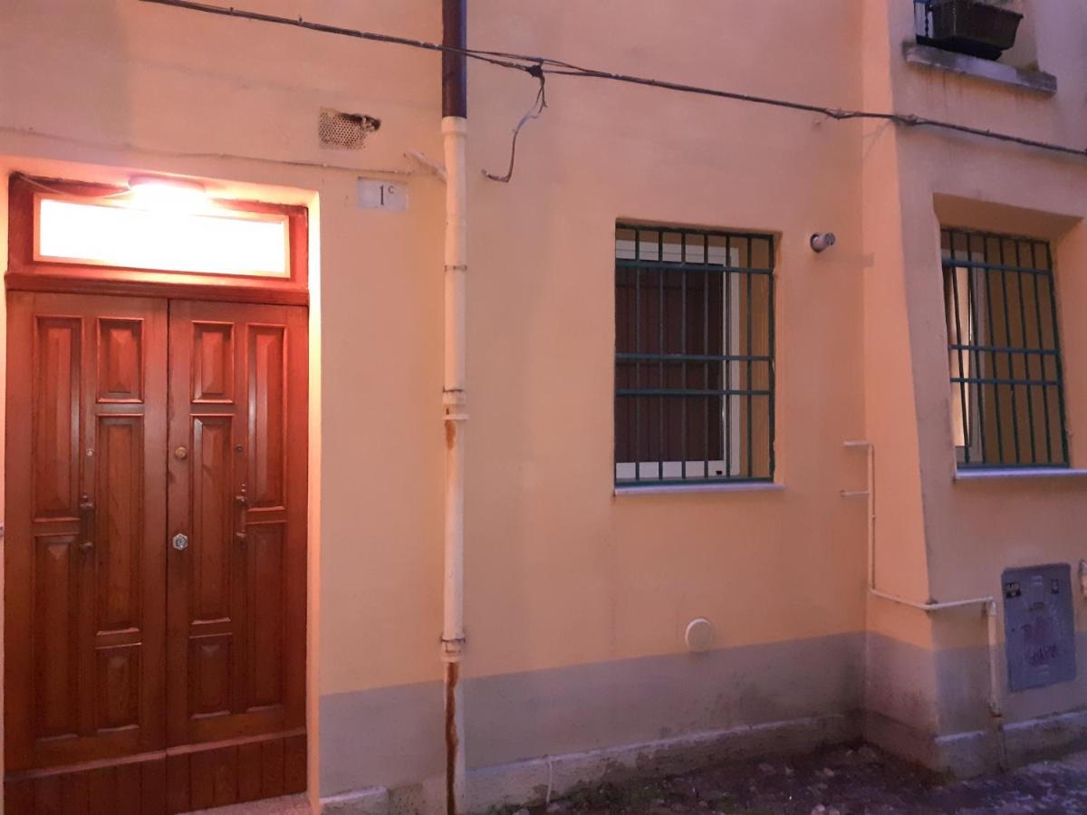 Il Leoncorno Apartment Ферара Екстериор снимка